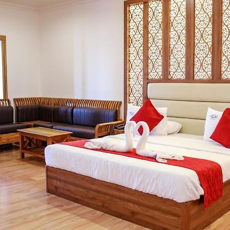 Thai Beach Resort Tiruchchendūr 外观 照片
