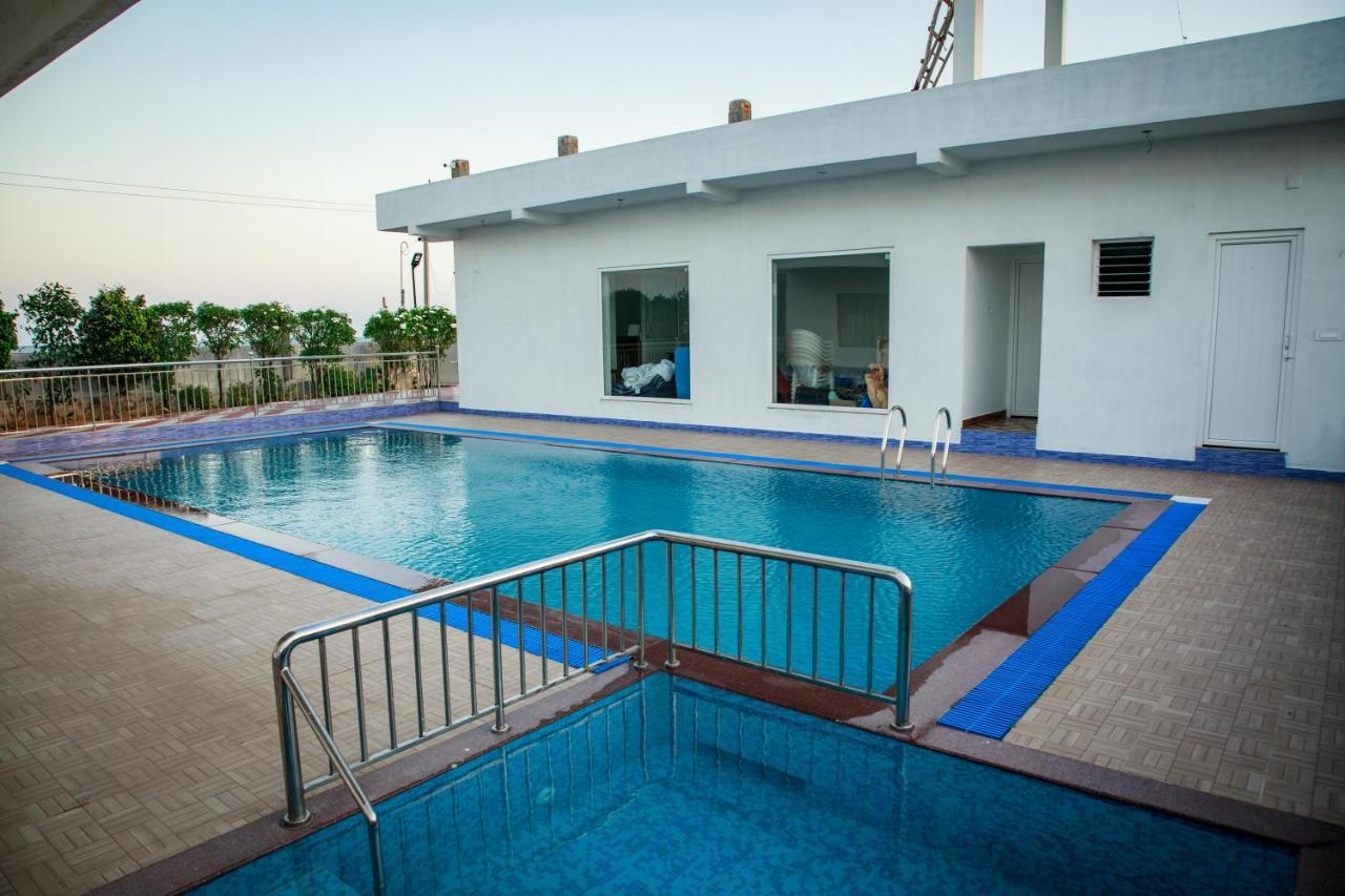 Thai Beach Resort Tiruchchendūr 外观 照片